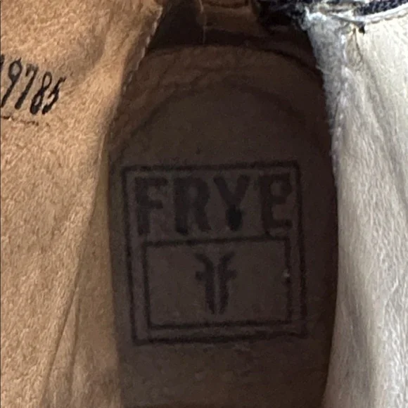 Frye Phillip Harness Short Harness Black Back Zip Closure Women Size 7.5